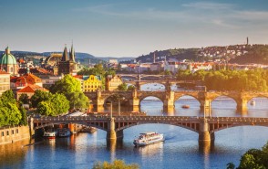 PRAGA - Orasul de aur din mijlocul Europei